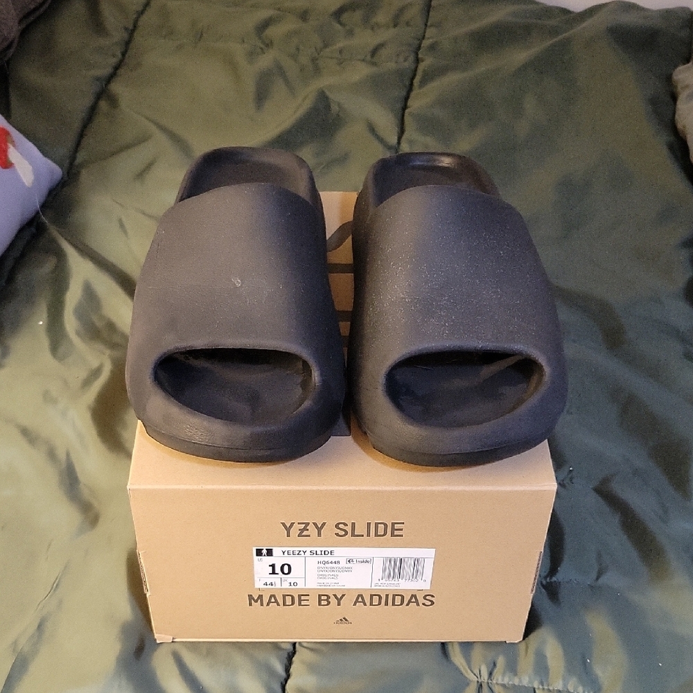 Adidas YZY Slide in Dark Gray